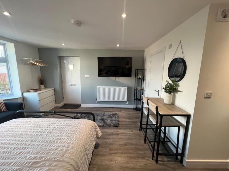Abbotsbury 1 Bed Studio Opposite Uwe Free Parking Bristol Exterior photo