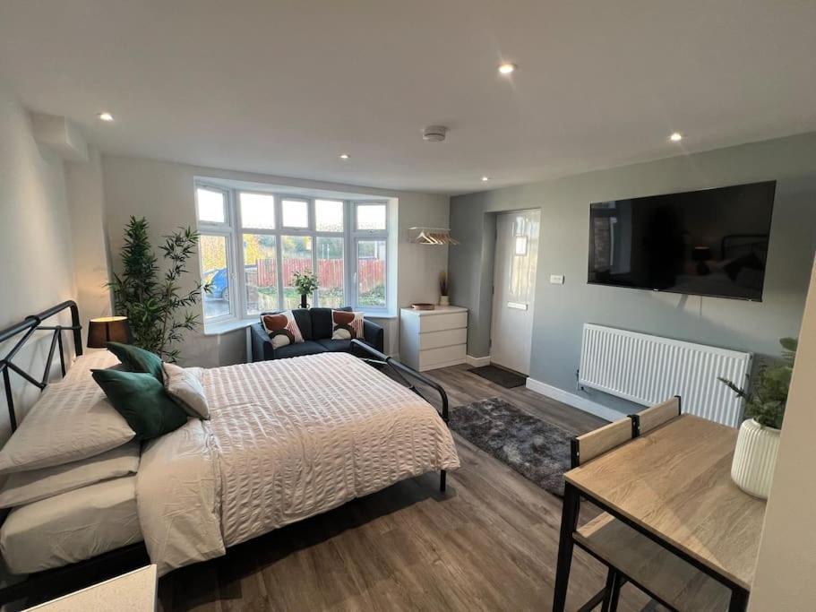 Abbotsbury 1 Bed Studio Opposite Uwe Free Parking Bristol Exterior photo