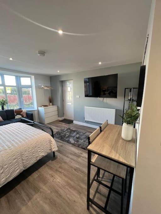 Abbotsbury 1 Bed Studio Opposite Uwe Free Parking Bristol Exterior photo